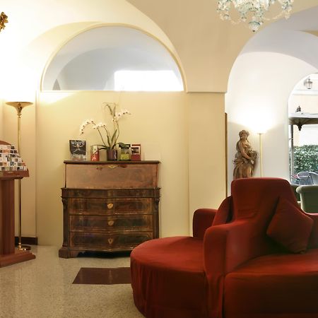 Hotel Albergo Santa Chiara Róma Kültér fotó