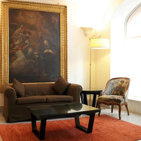 Hotel Albergo Santa Chiara Róma Kültér fotó