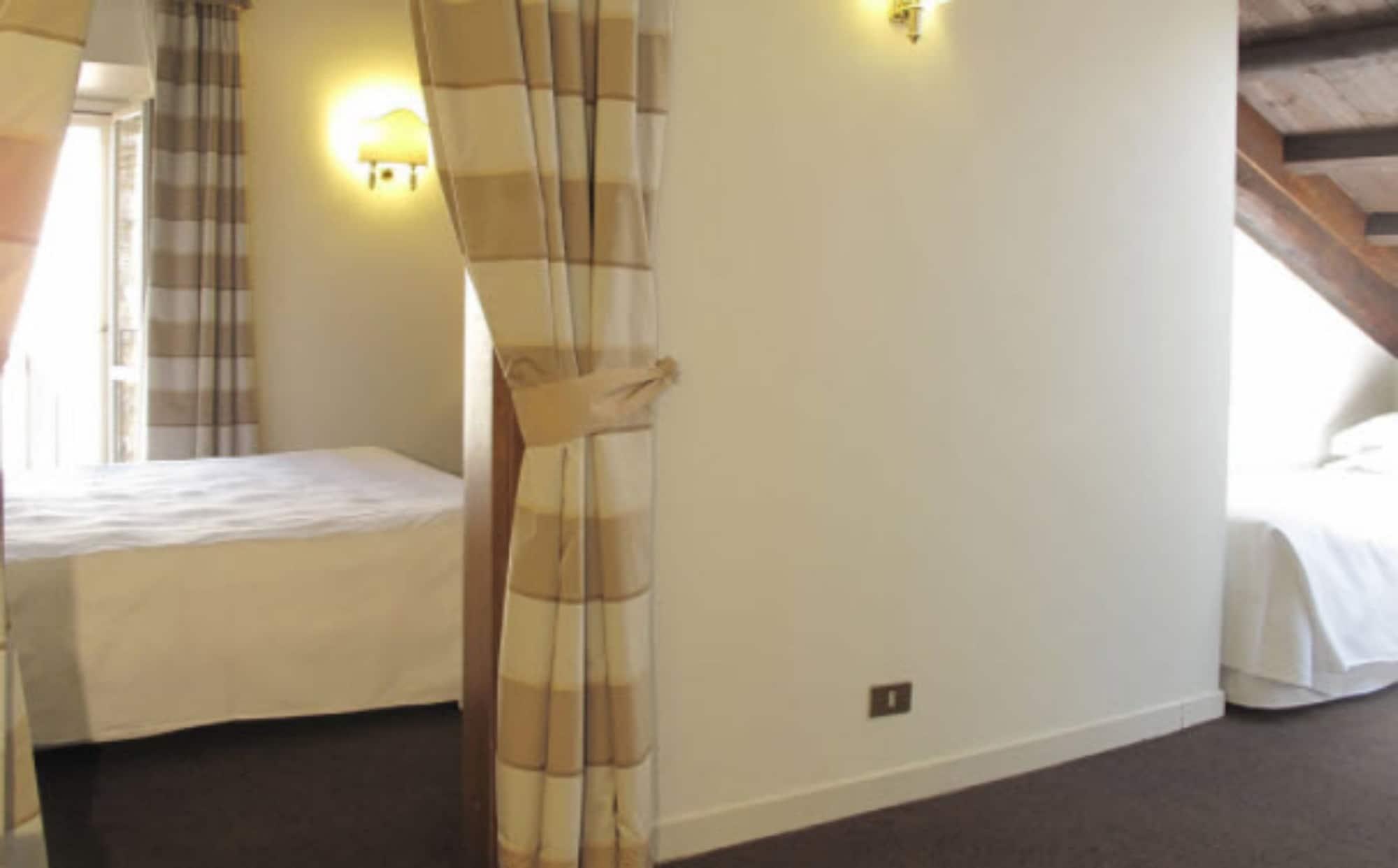 Hotel Albergo Santa Chiara Róma Kültér fotó