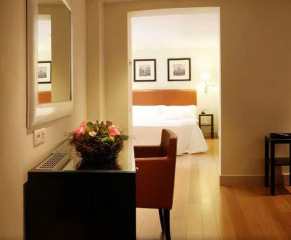 Hotel Albergo Santa Chiara Róma Kültér fotó