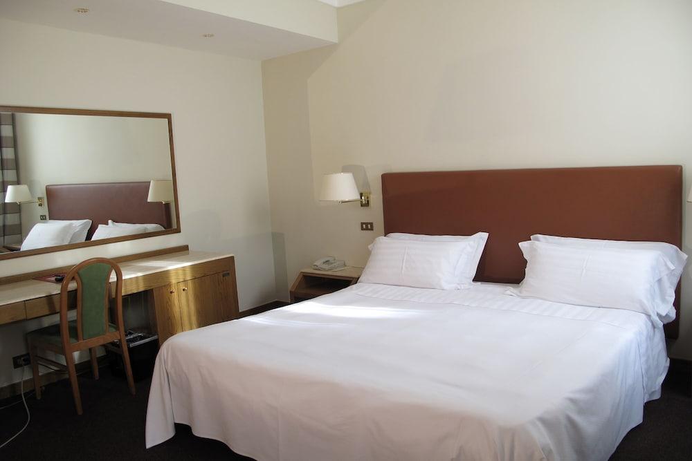 Hotel Albergo Santa Chiara Róma Kültér fotó