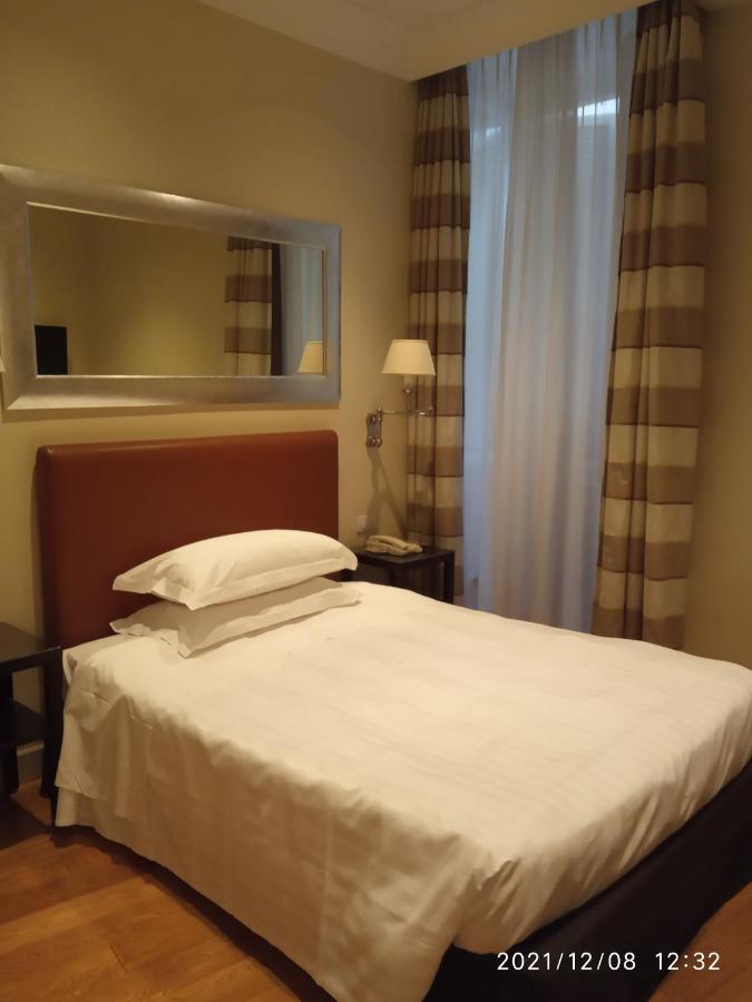 Hotel Albergo Santa Chiara Róma Kültér fotó