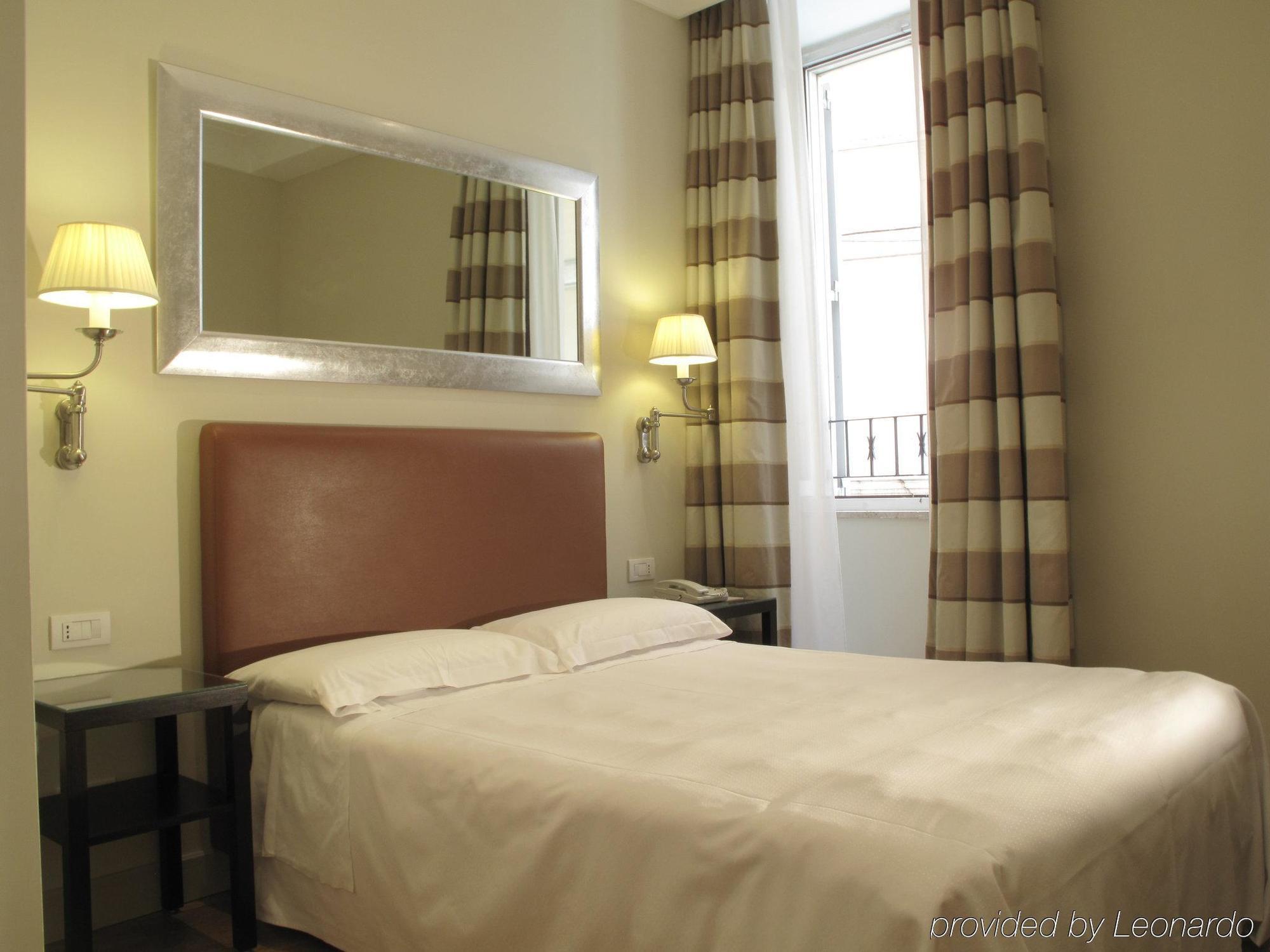 Hotel Albergo Santa Chiara Róma Szoba fotó