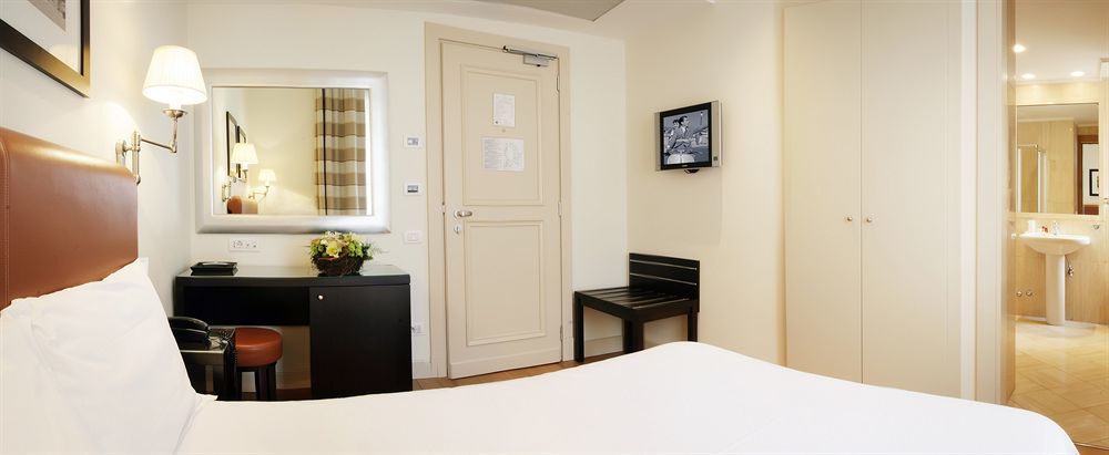 Hotel Albergo Santa Chiara Róma Kültér fotó