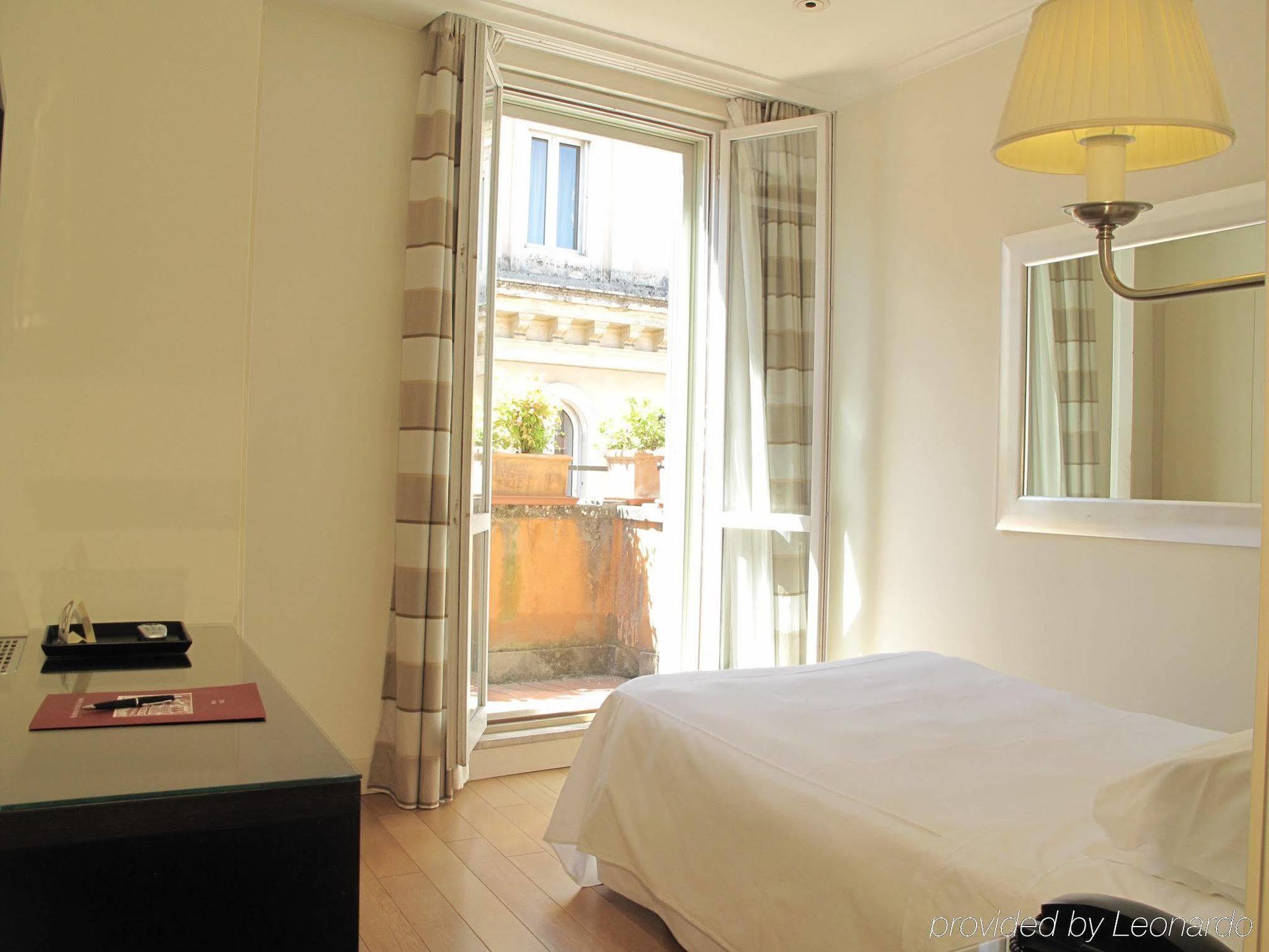 Hotel Albergo Santa Chiara Róma Szoba fotó
