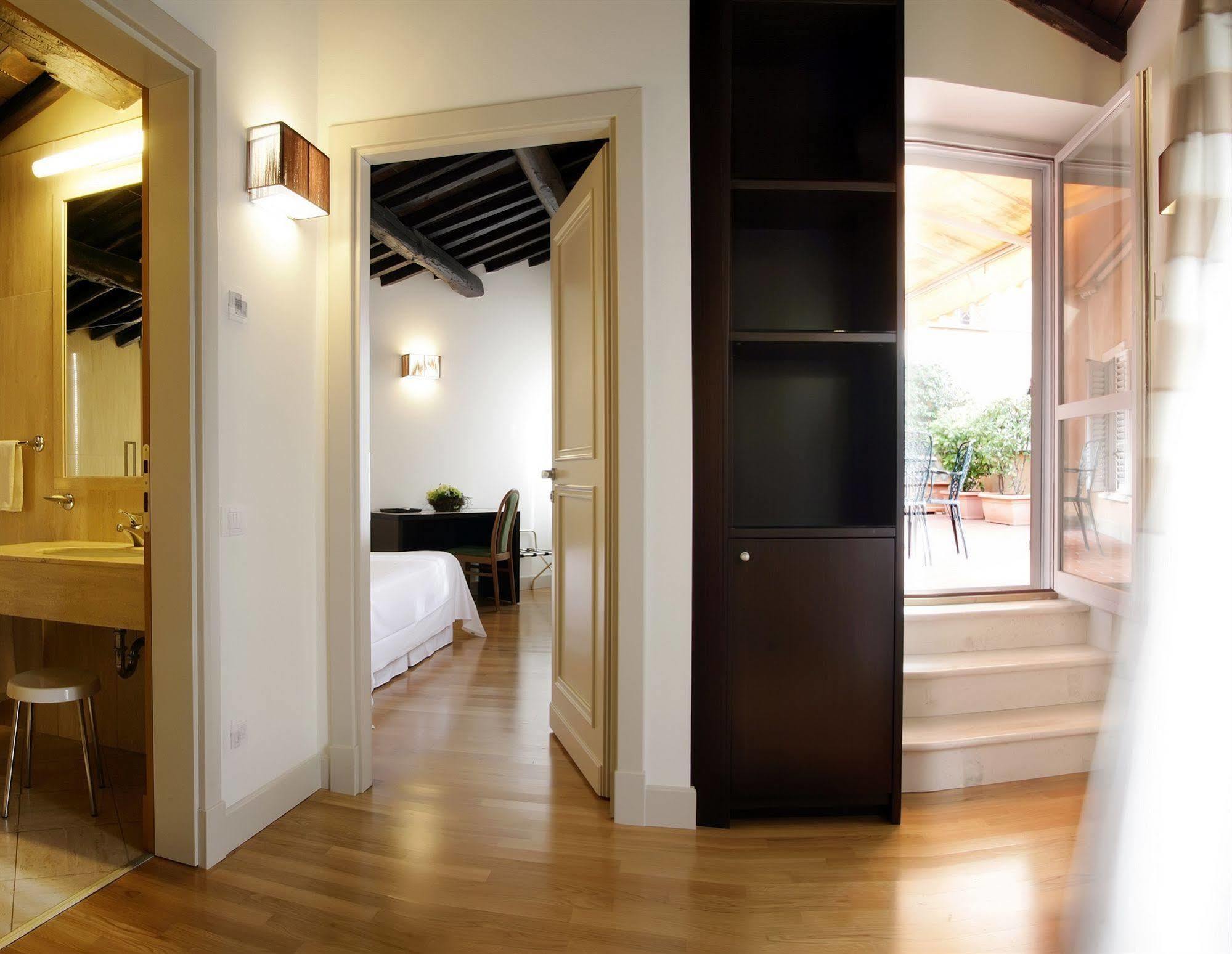 Hotel Albergo Santa Chiara Róma Kültér fotó