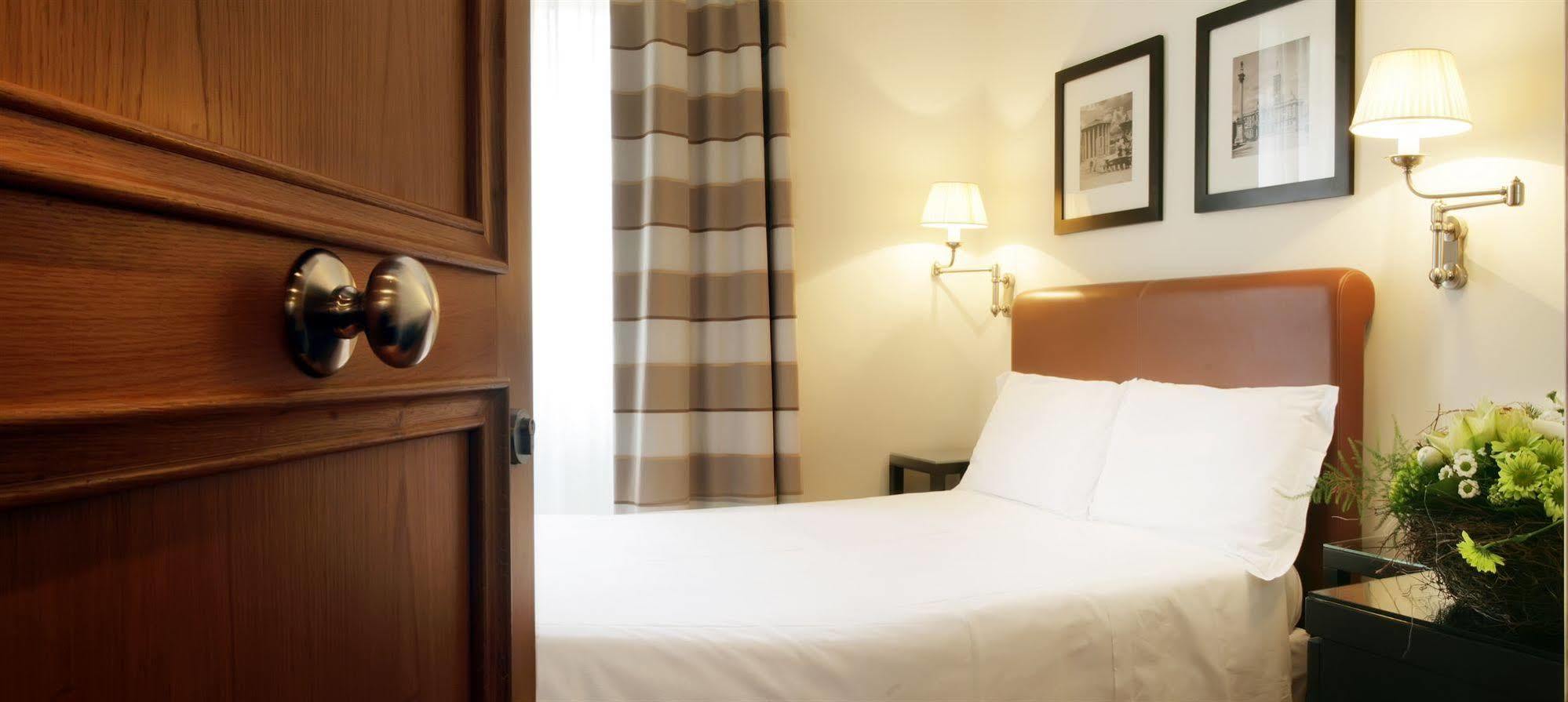 Hotel Albergo Santa Chiara Róma Kültér fotó