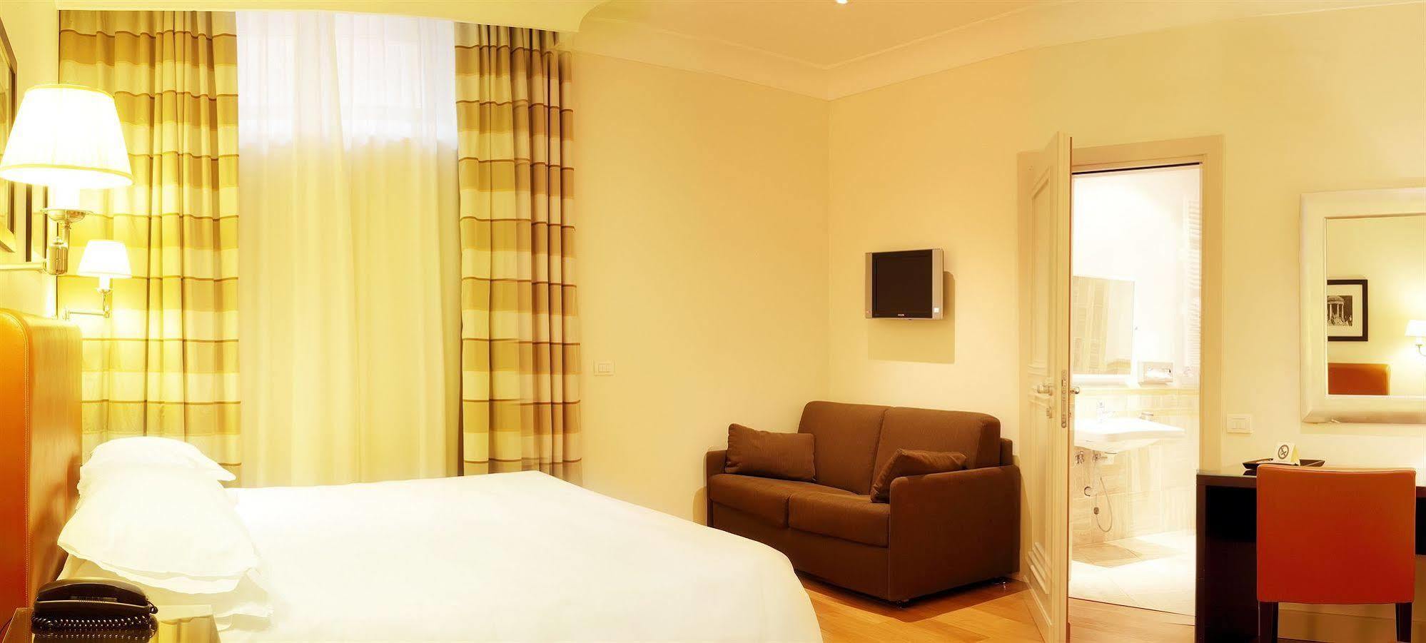 Hotel Albergo Santa Chiara Róma Kültér fotó
